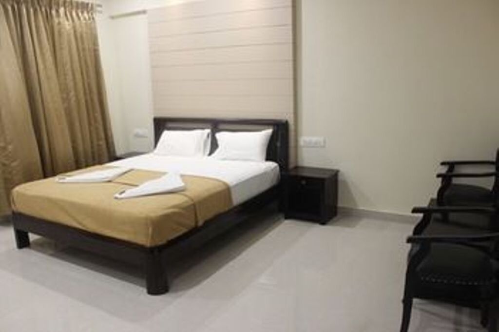 Бангалор: Hotel Raj Vista Suites & Convention