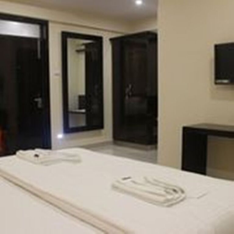 Бангалор: Hotel Raj Vista Suites & Convention