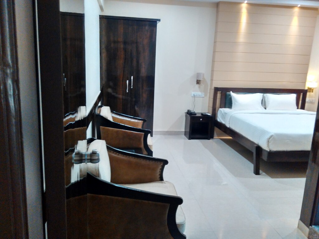Бангалор: Hotel Raj Vista Suites & Convention