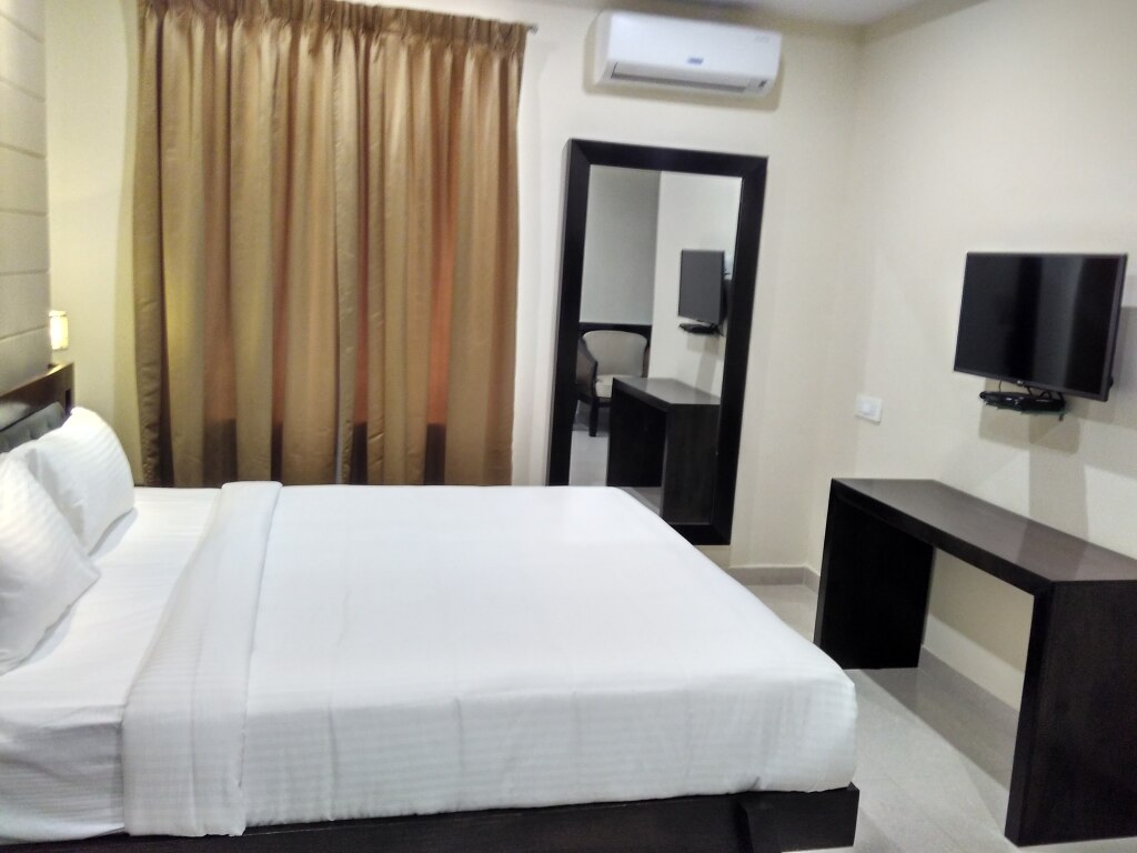 Бангалор: Hotel Raj Vista Suites & Convention