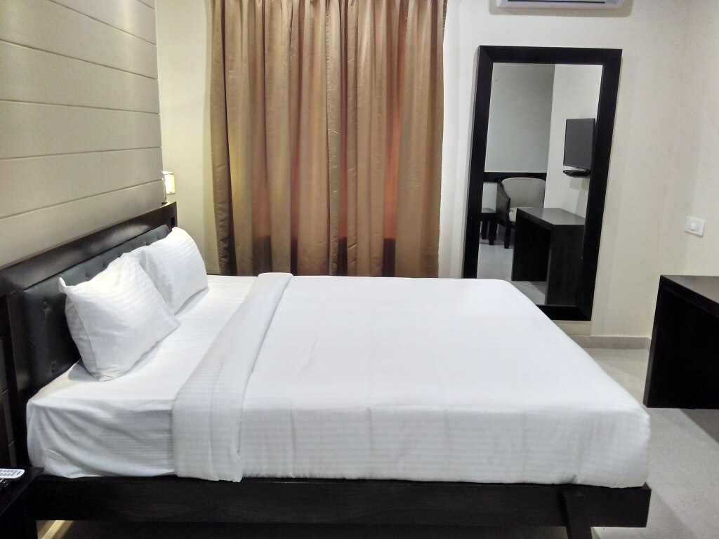 Бангалор: Hotel Raj Vista Suites & Convention