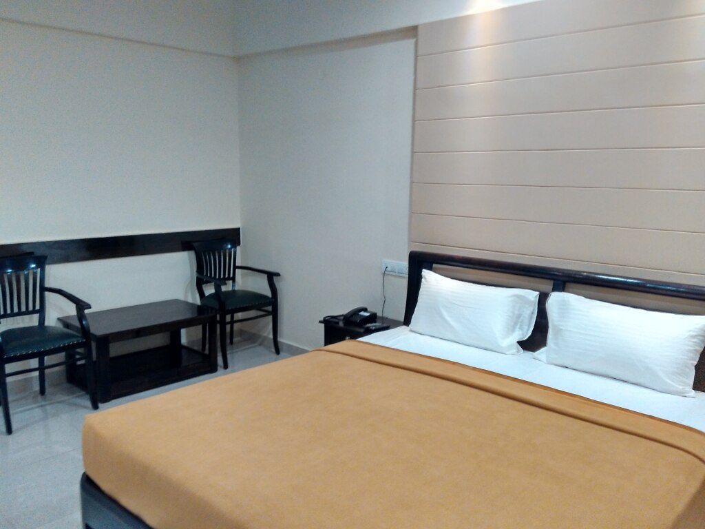 Бангалор: Hotel Raj Vista Suites & Convention