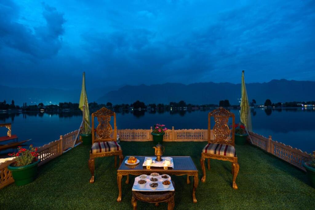 WelcomHeritage Gurkha Houseboats — фото 5