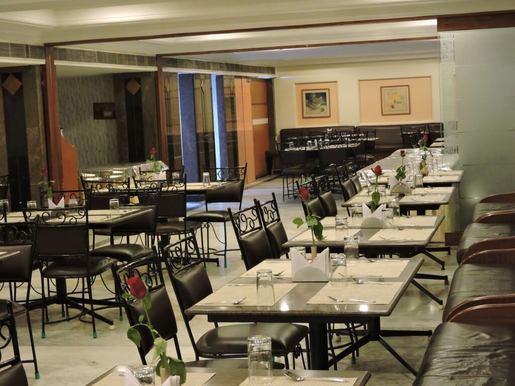 Тирупати: Hotel PLR Grand