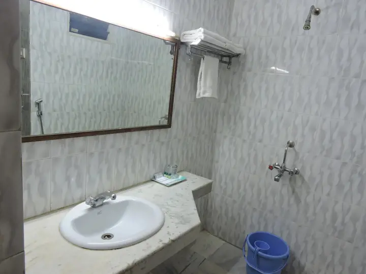 Тирупати: Hotel PLR Grand