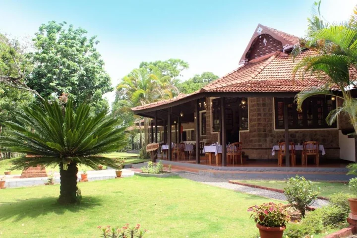 Куттикканам: KTDC Lake Palace Thekkady