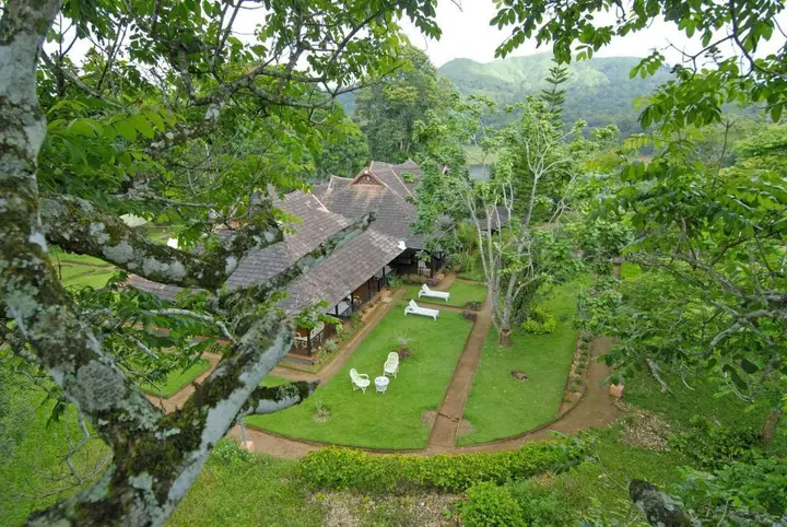 Куттикканам: KTDC Lake Palace Thekkady