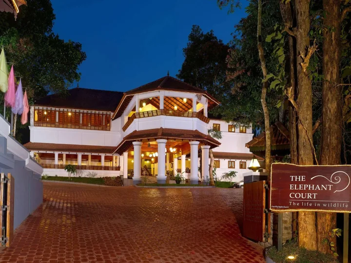 Кумили: The Elephant Court