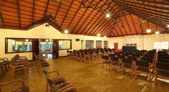 Кумили: The Elephant Court