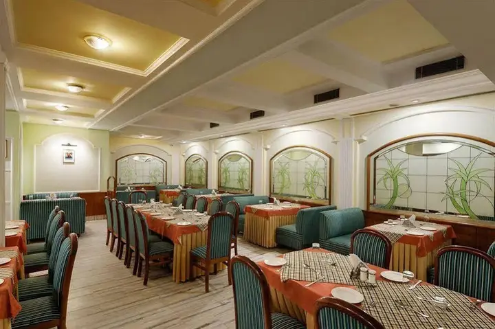 Варанаси: The India Benares