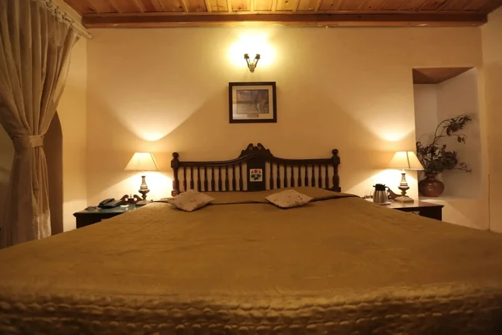 Сукха: WelcomHeritage Windsor Lodge