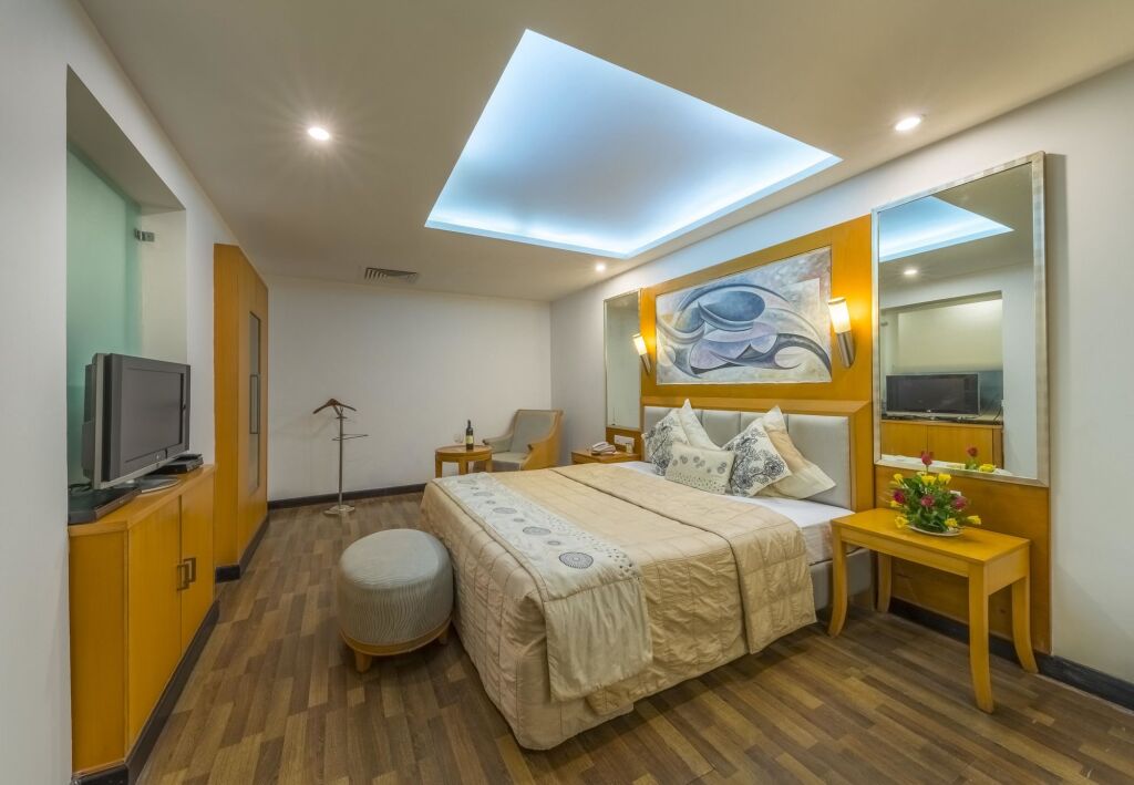 Бхубанешвар: The Hhi Bhubaneswar