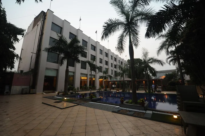 Бхубанешвар: The Hhi Bhubaneswar
