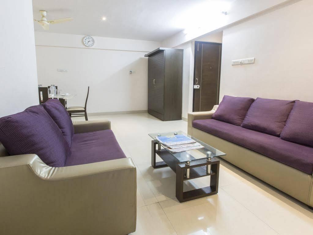 Мумбаи: OYO Apartments BKC Kalanagar