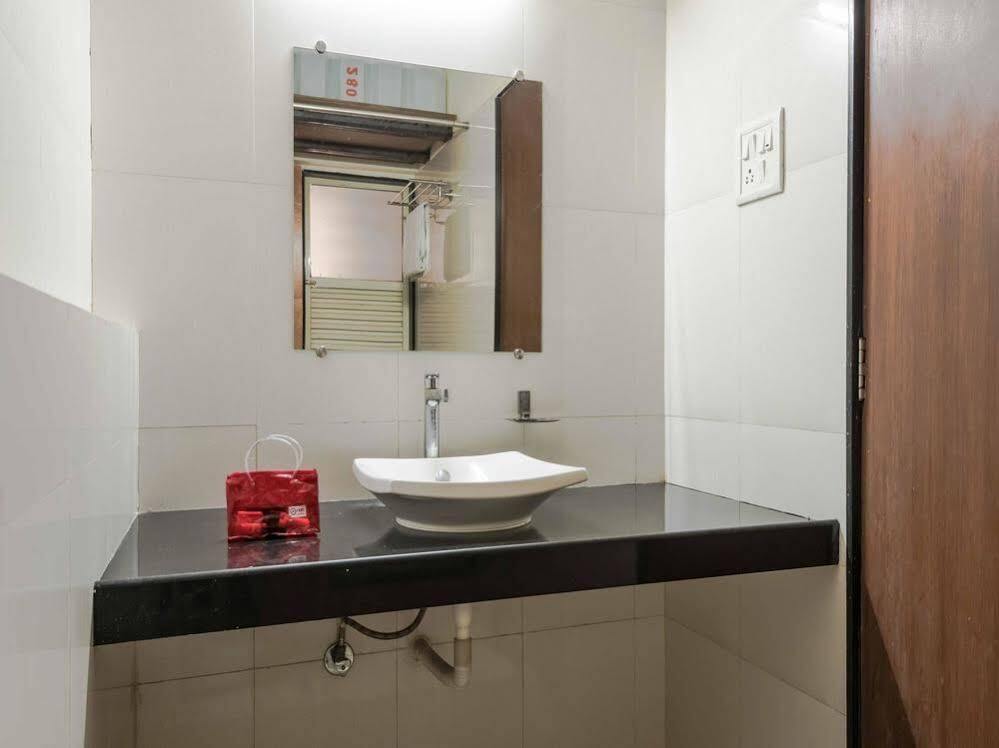 Мумбаи: OYO Apartments BKC Kalanagar
