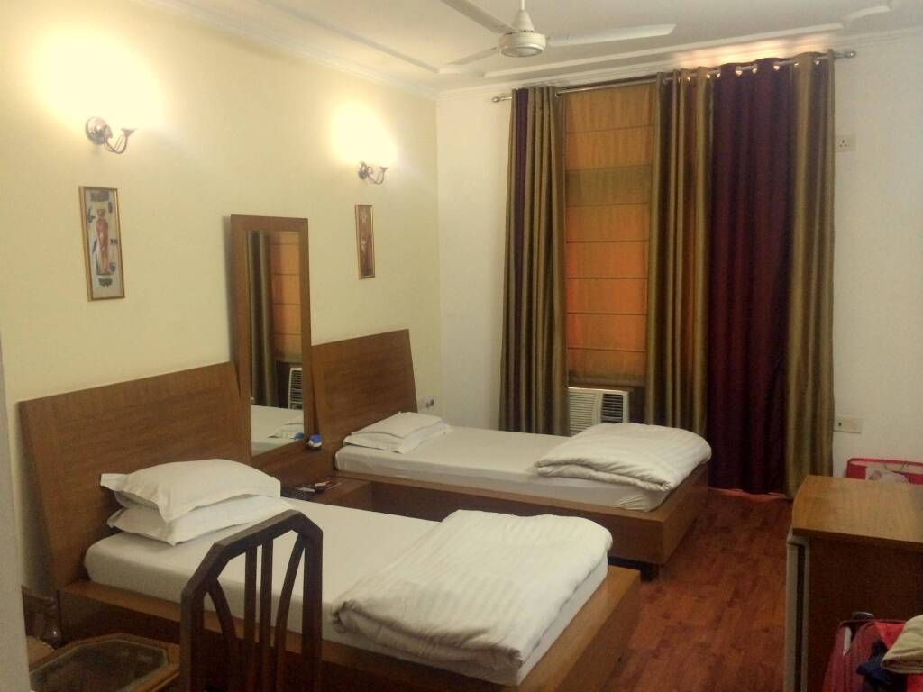 Гуруграм: Hotel Shakuntlam