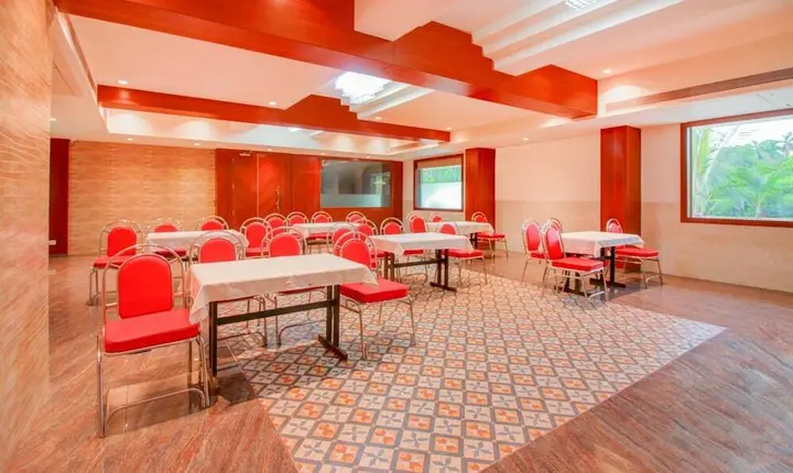 Нави-Мумбай: Hotel SriKrishna Paradise Thane Airoli