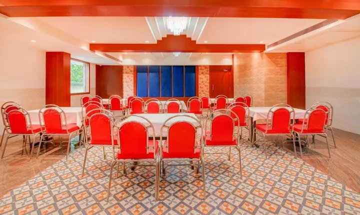 Нави-Мумбай: Hotel SriKrishna Paradise Thane Airoli