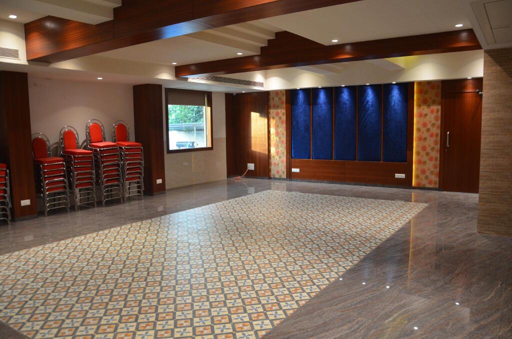Нави-Мумбай: Hotel SriKrishna Paradise Thane Airoli