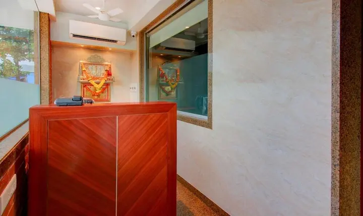 Нави-Мумбай: Hotel SriKrishna Paradise Thane Airoli