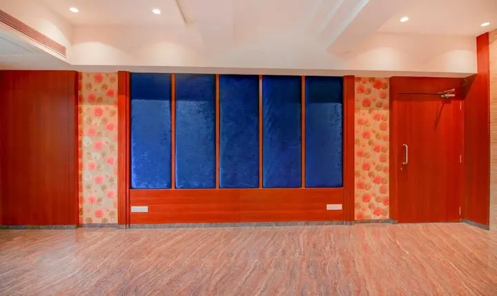 Нави-Мумбай: Hotel SriKrishna Paradise Thane Airoli