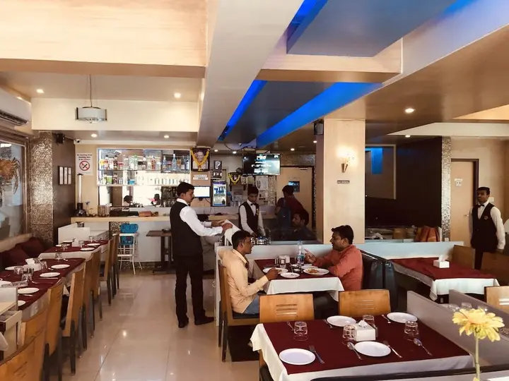Нави-Мумбай: Hotel SriKrishna Paradise Thane Airoli