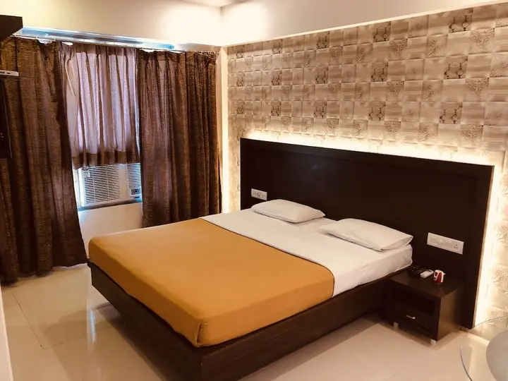 Нави-Мумбай: Hotel SriKrishna Paradise Thane Airoli