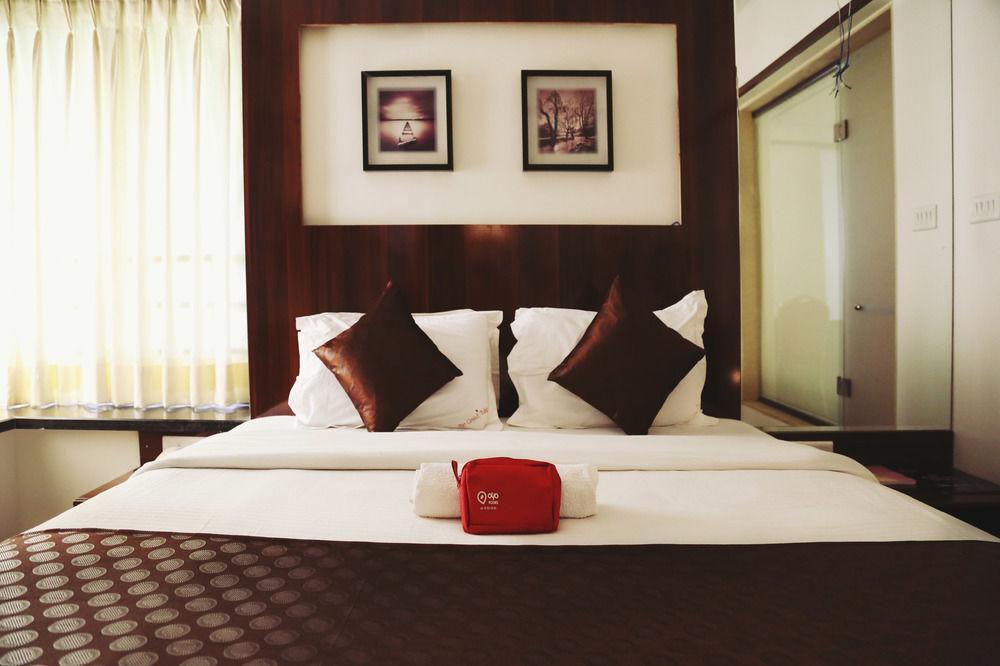 Пуна: OYO Premium Swargate