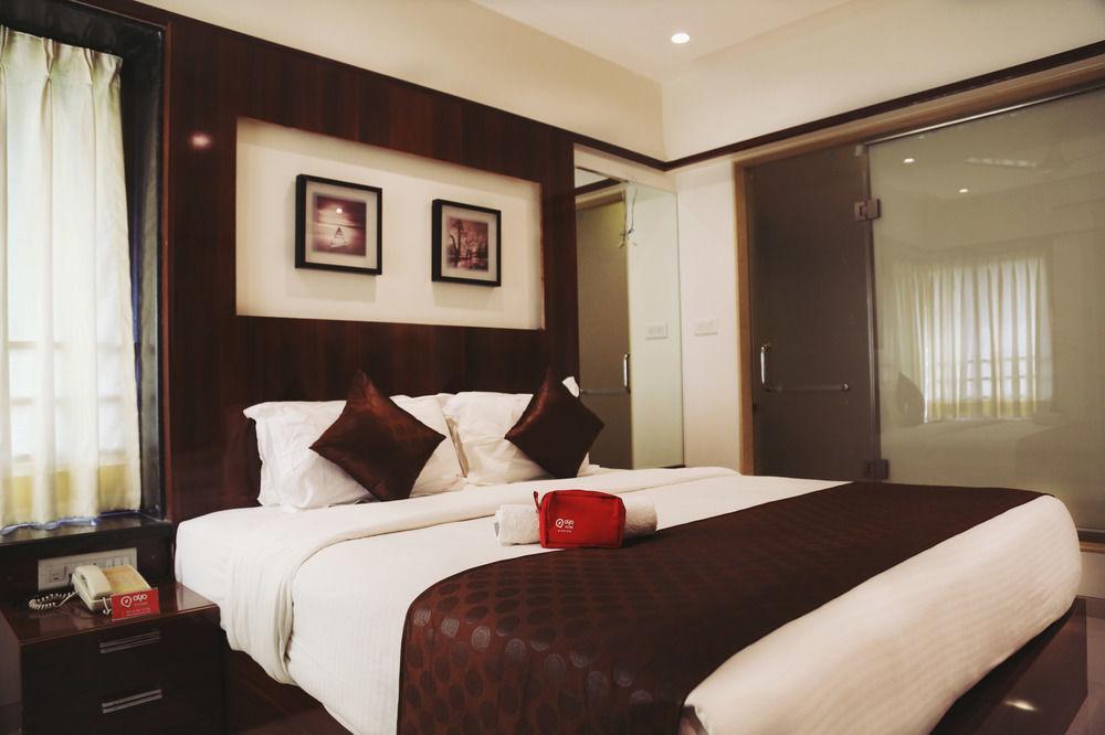 Пуна: OYO Premium Swargate