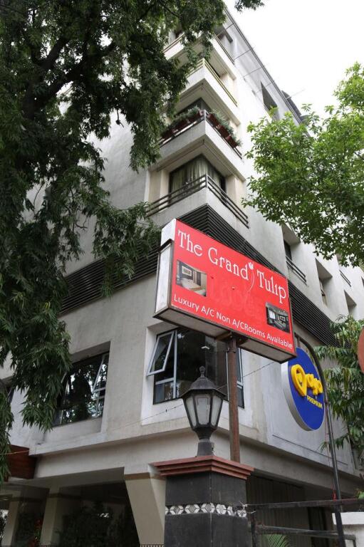 Пуна: OYO Premium Swargate