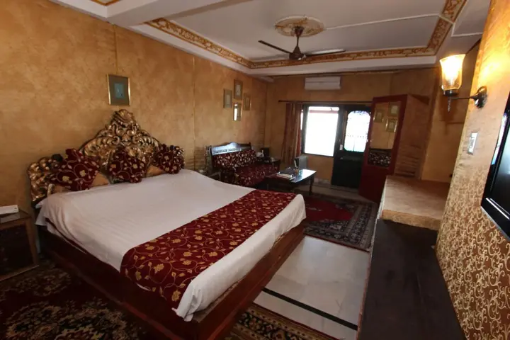 Дармсала: WelcomHeritage Grace Hotel