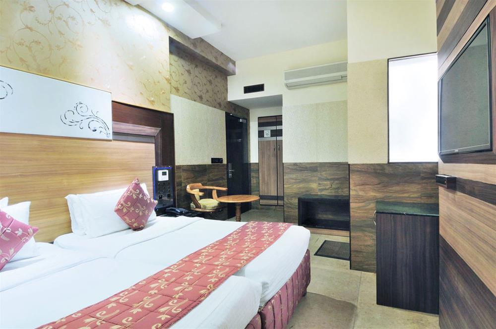 Агра: Zo Rooms Fatehabad Road