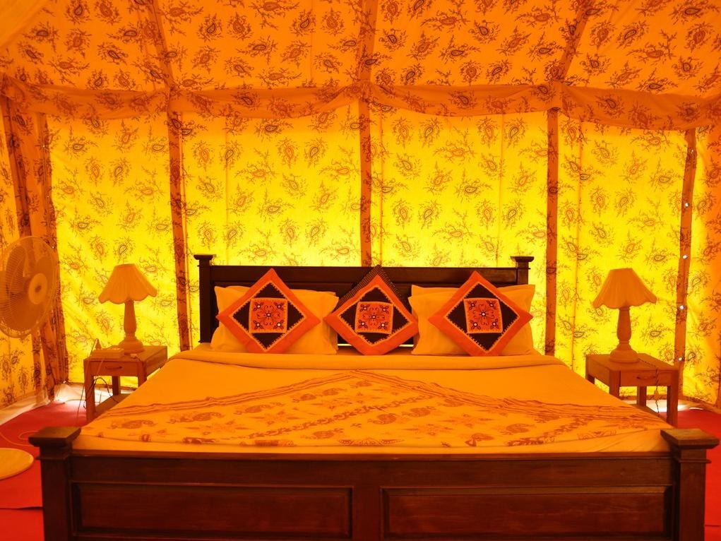 Кхури: Fifu Desert Camp