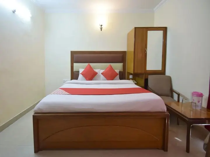 Манали: OYO 10229 Hotel Crystal