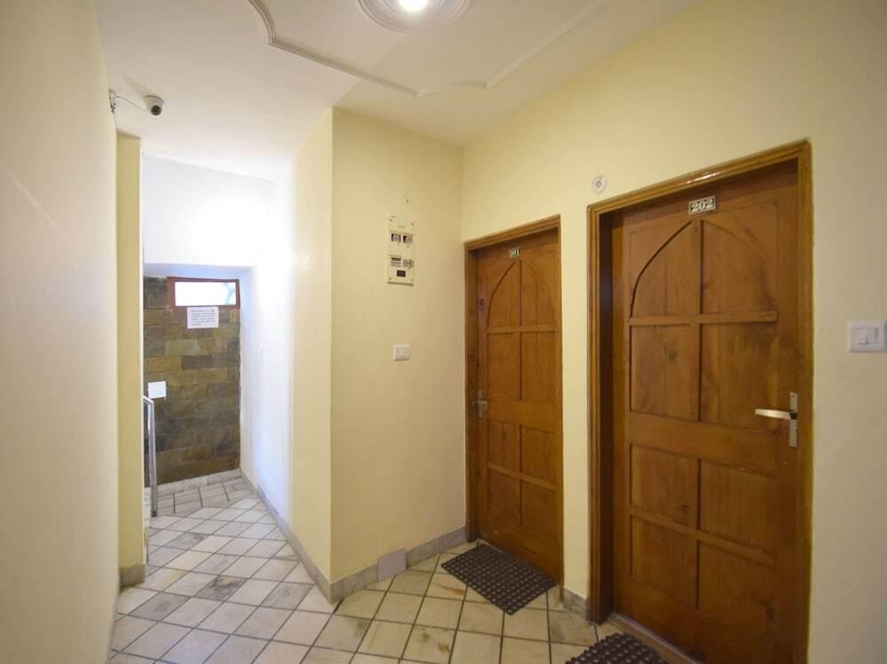 Манали: OYO 10229 Hotel Crystal