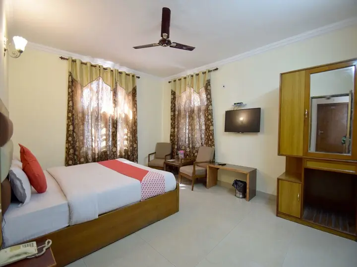 Манали: OYO 10229 Hotel Crystal