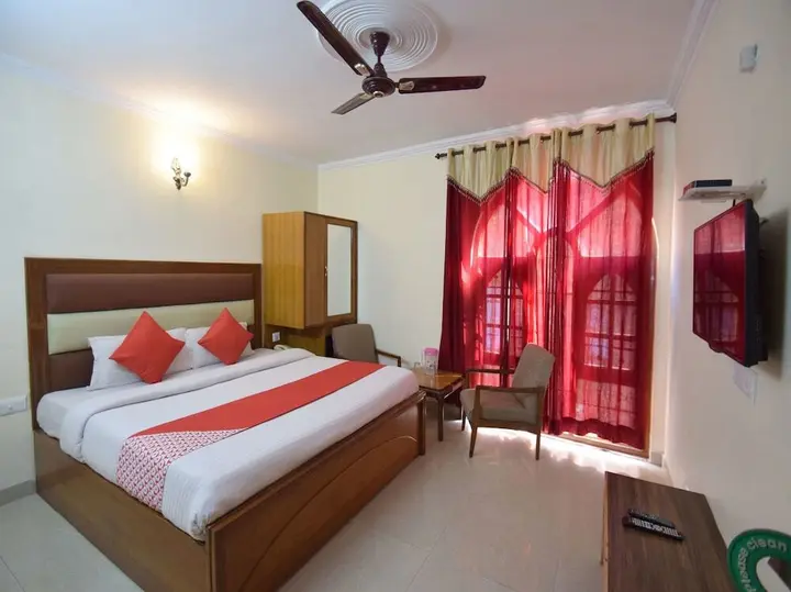 Манали: OYO 10229 Hotel Crystal