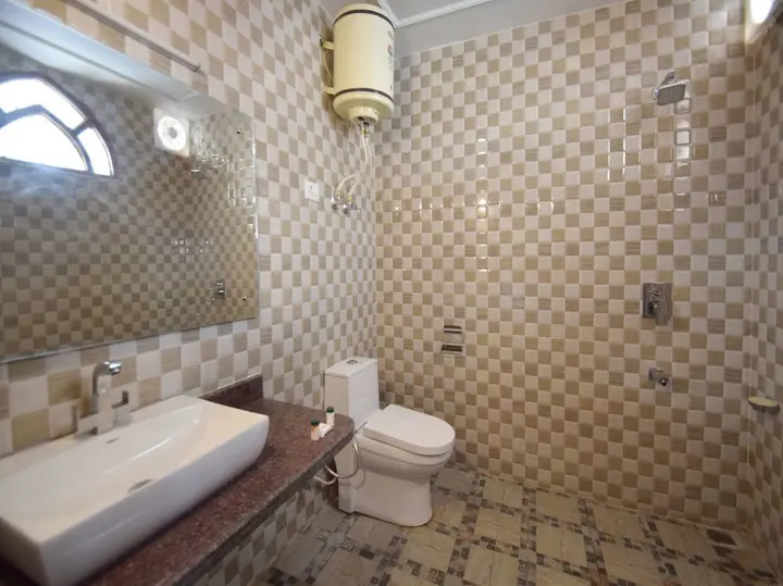 Манали: OYO 10229 Hotel Crystal