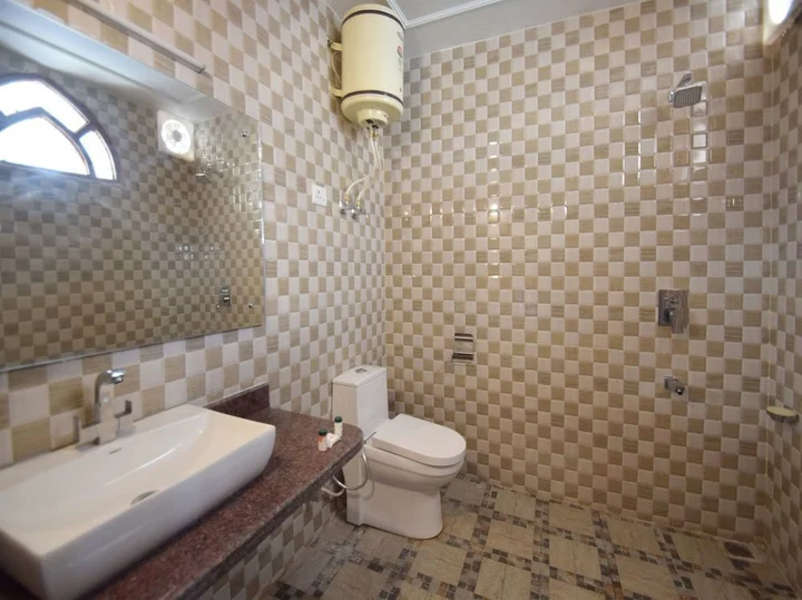 Манали: OYO 10229 Hotel Crystal