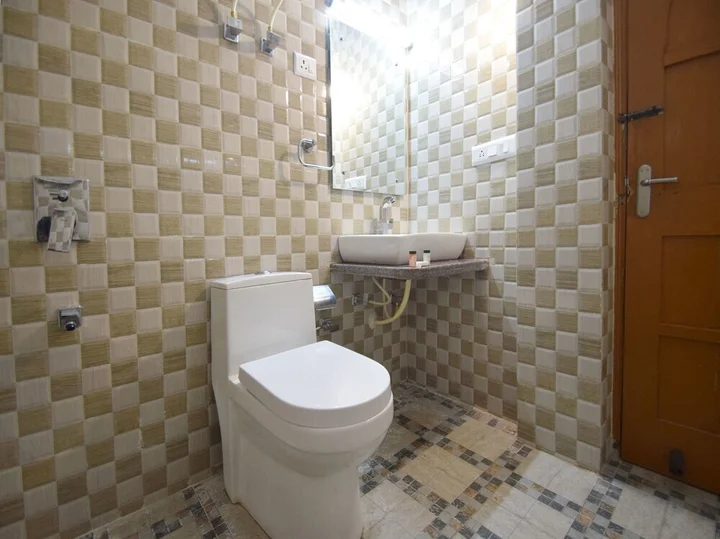 Манали: OYO 10229 Hotel Crystal