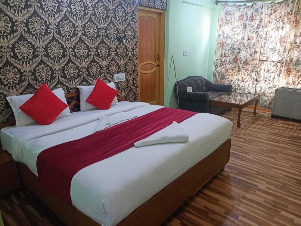 Шринагар: Hotel City plaza