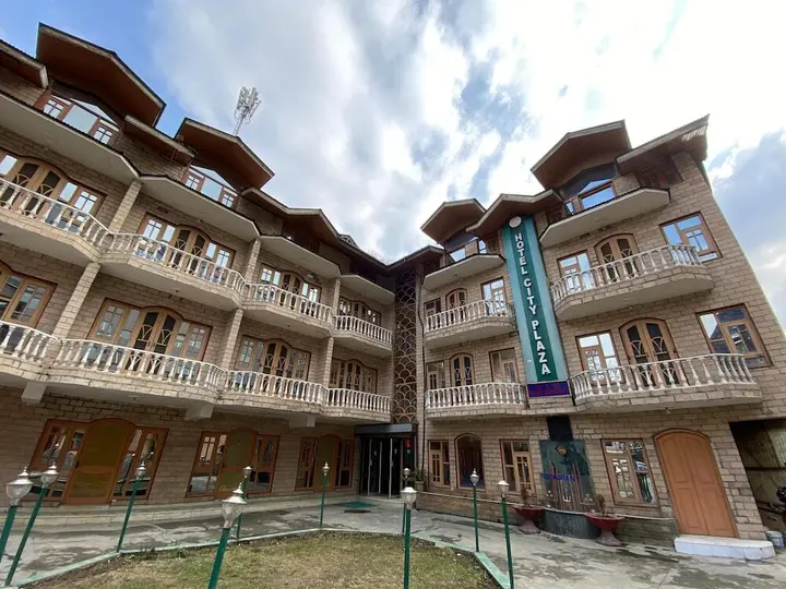 Шринагар: Hotel City plaza