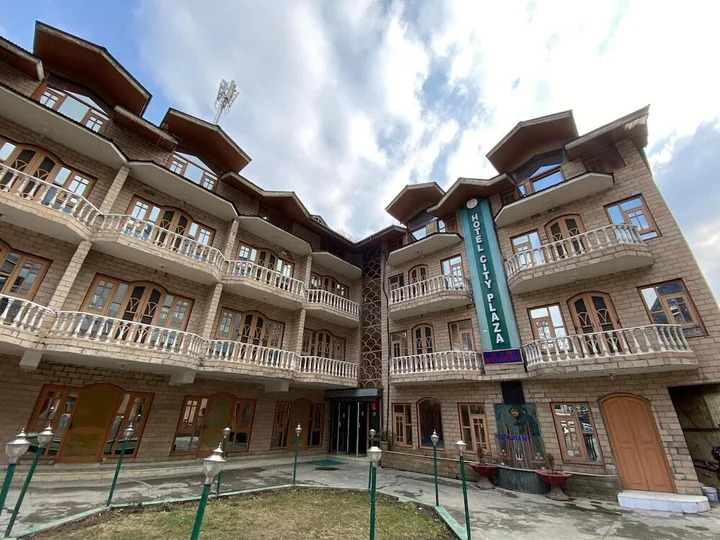 Шринагар: Hotel City plaza