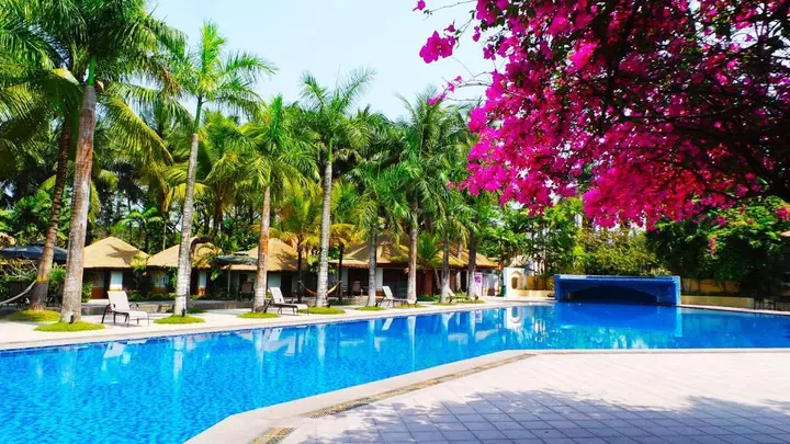 Райчак: Ibiza The Fern Resort & Spa, Kolkata