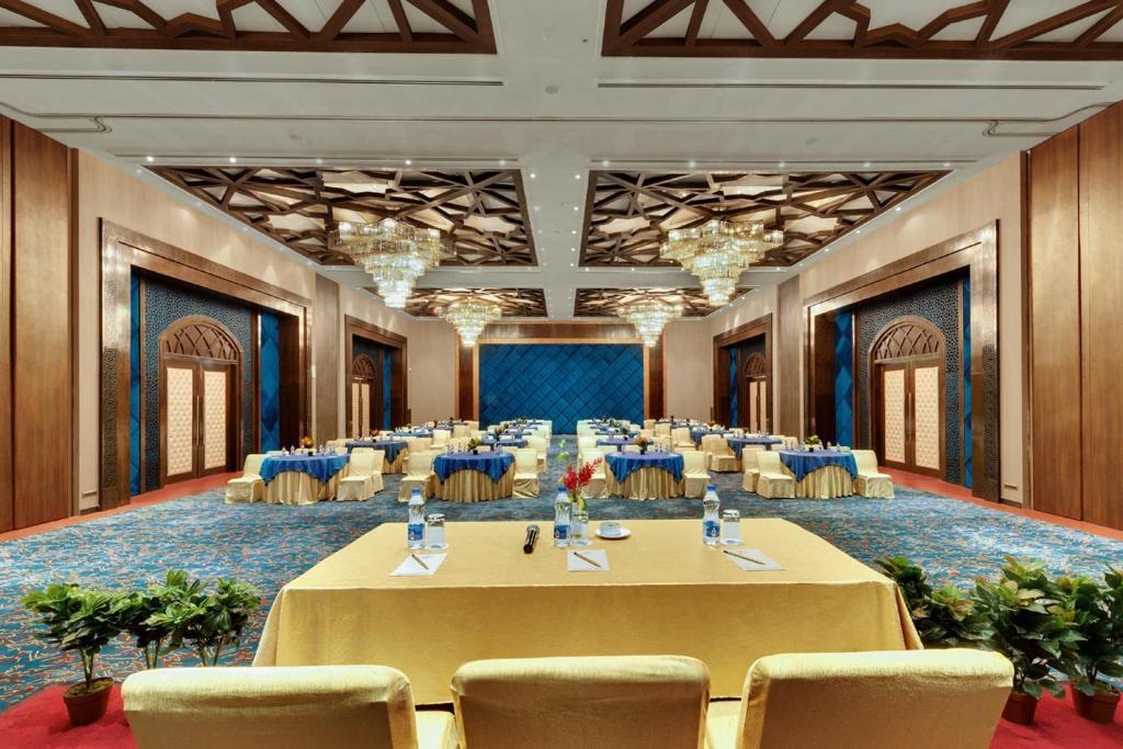 Райчак: Ibiza The Fern Resort & Spa, Kolkata