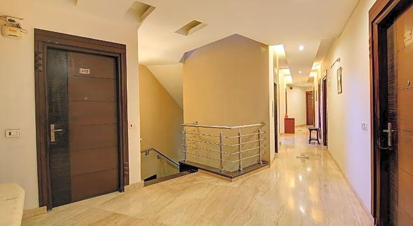 Гуруграм: FabHotel Royal Tulip Sushant Lok II