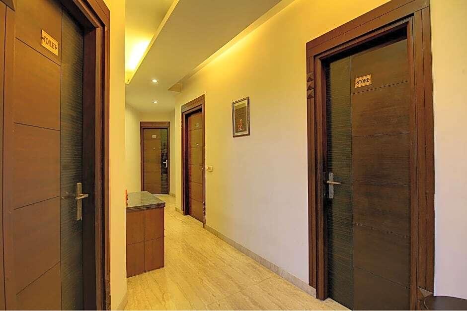 Гуруграм: FabHotel Royal Tulip Sushant Lok II