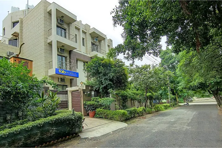 Гуруграм: FabHotel Royal Tulip Sushant Lok II