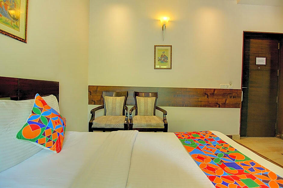 Гуруграм: FabHotel Royal Tulip Sushant Lok II