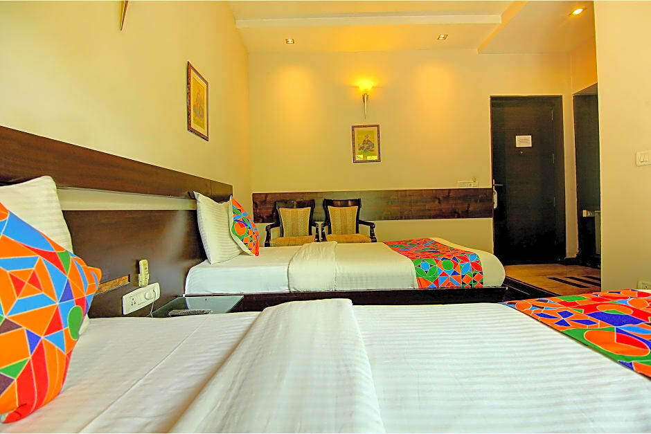 Гуруграм: FabHotel Royal Tulip Sushant Lok II